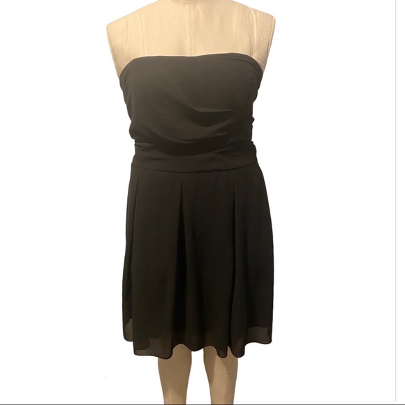 Strapless Black Dress with Chiffon overly with Smocking on Sides - Picture 1 of 4
